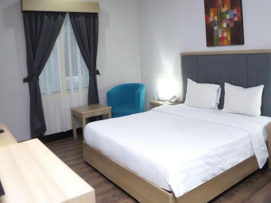 Orchardz Hotel Gajah Mada Понтианак Экстерьер фото