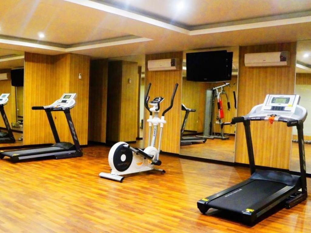 Orchardz Hotel Gajah Mada Понтианак Экстерьер фото