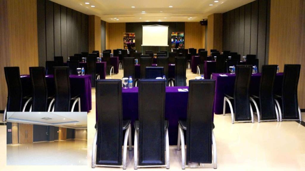 Orchardz Hotel Gajah Mada Понтианак Экстерьер фото